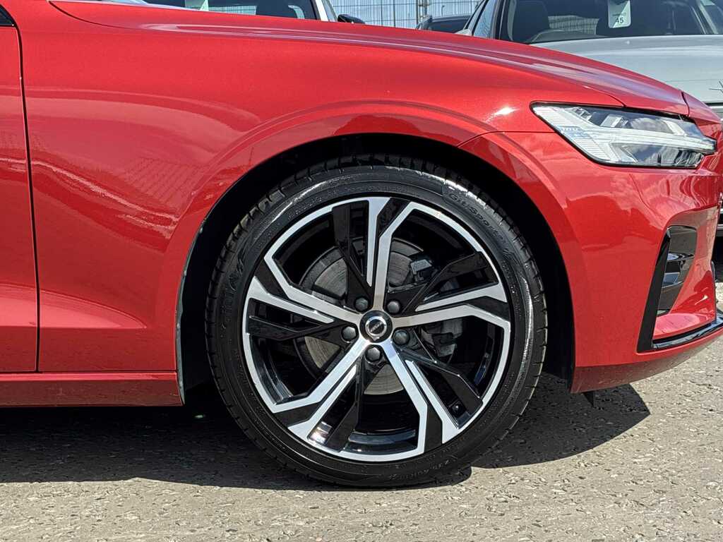 Volvo V60 2.0 B4p Plus Dark 7 Speed Red #6
