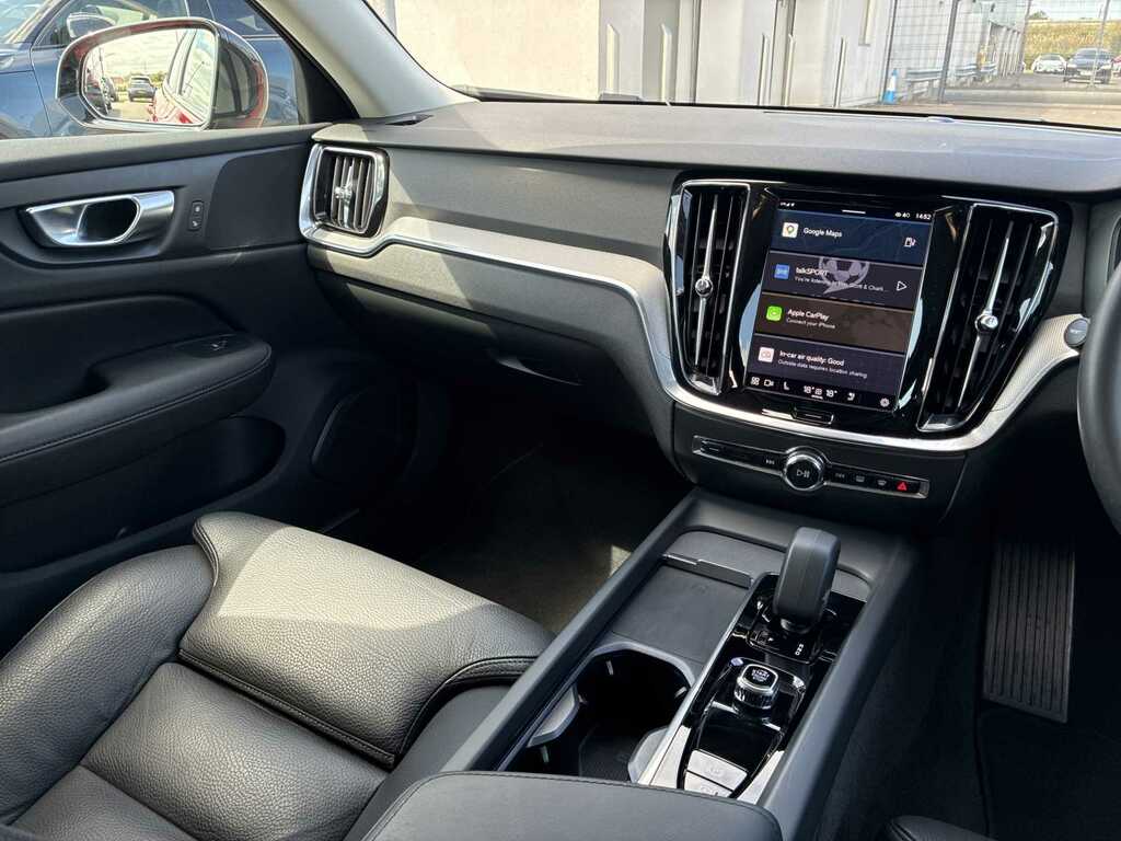 Volvo V60 2.0 B4p Plus Dark 7 Speed Grey #31