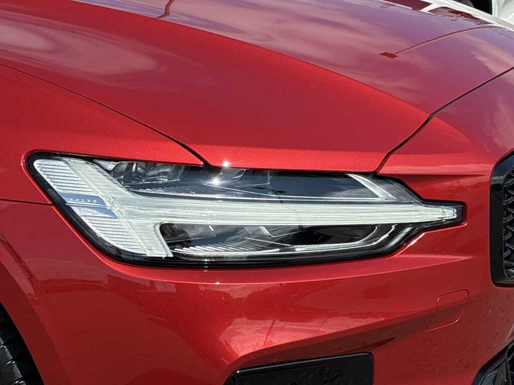 Volvo V60 2.0 B4p Plus Dark 7 Speed Red #4