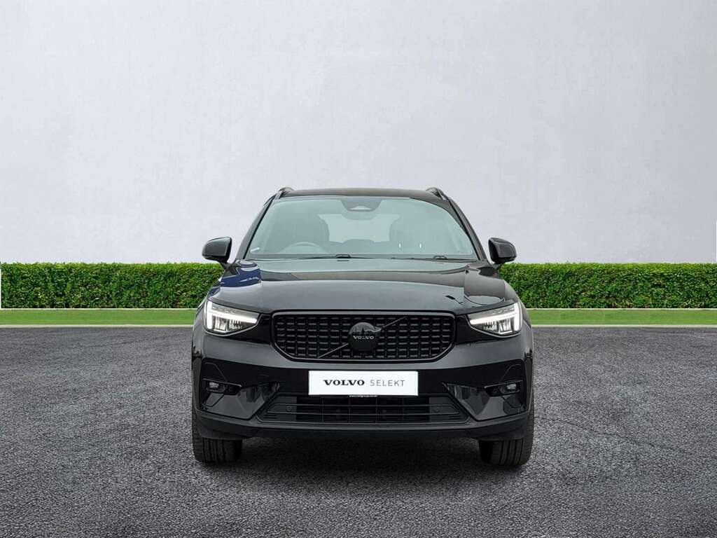 Volvo XC40 2.0 B4p Plus Black Edition Black #2