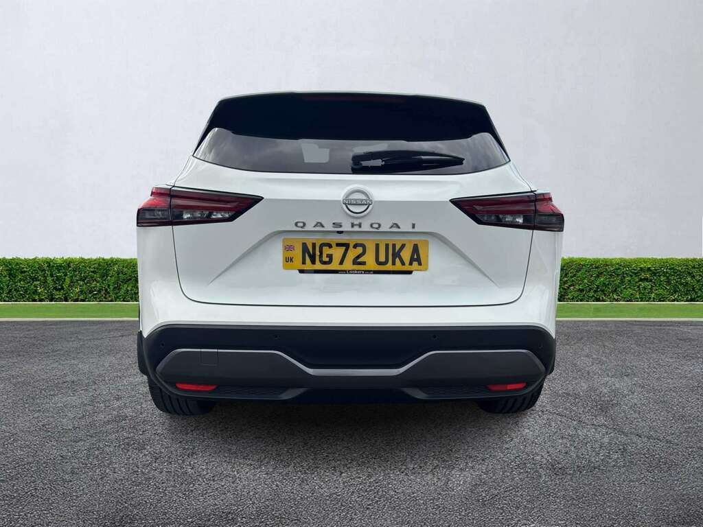 Nissan Qashqai 1.3 Dig-t Mh 158 Tekna Xtronic NG72UKA White #4