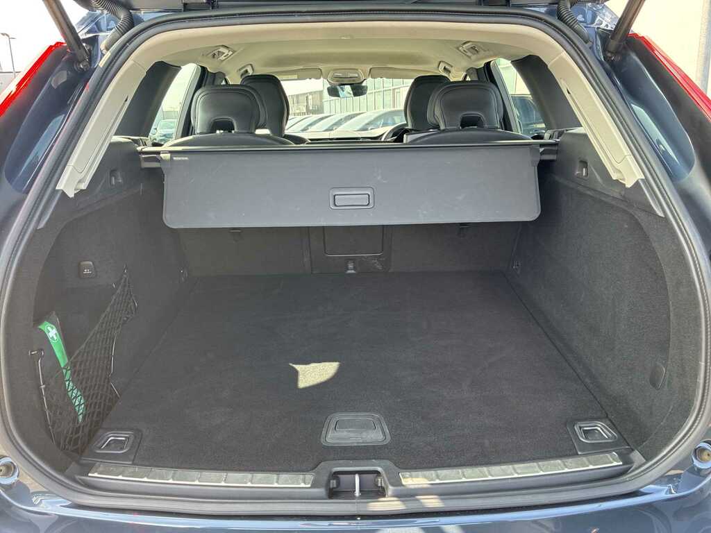 Volvo XC60 Xc60 R-design B4 Mhev Awd Silver #16
