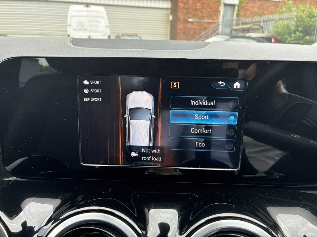 Mercedes-Benz GLA Class 250 Amg Line Premium Plus Grey #40