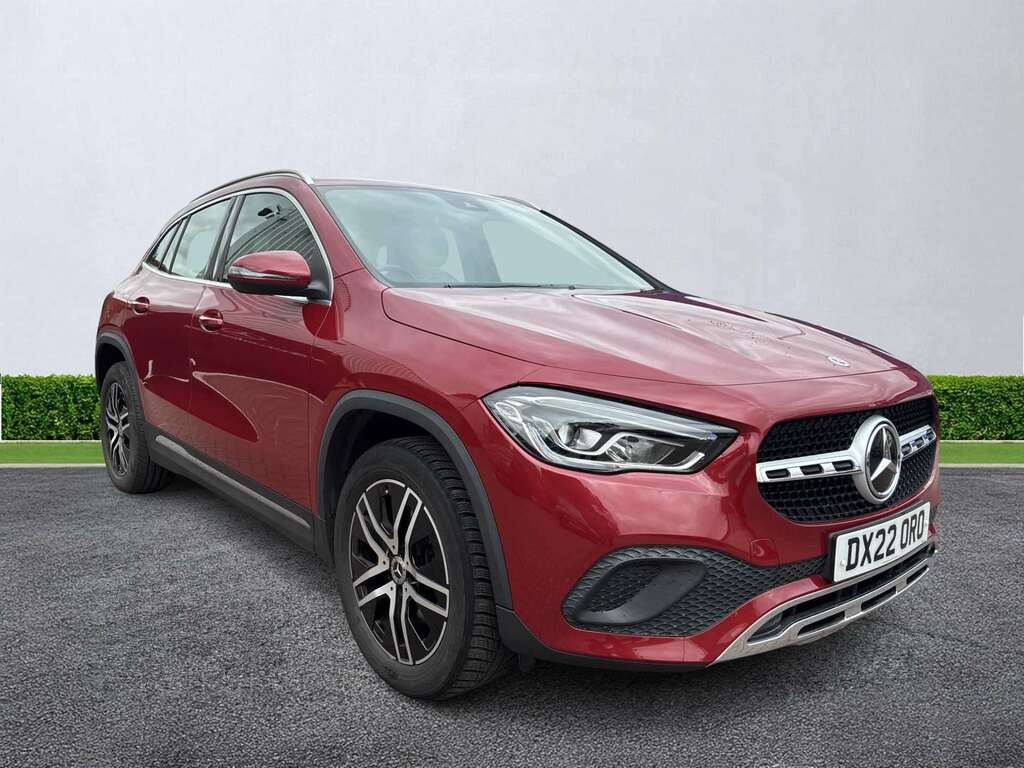Mercedes-Benz GLA Class Gla 200 Sport Red