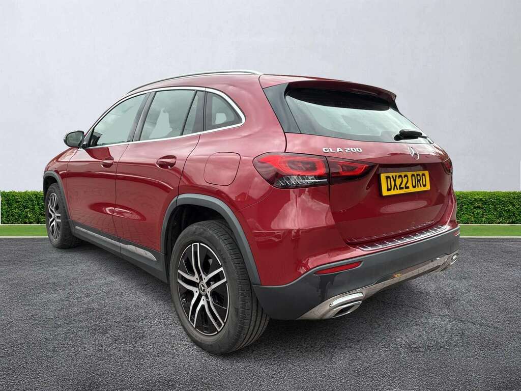 Mercedes-Benz GLA Class Gla 200 Sport Red #2