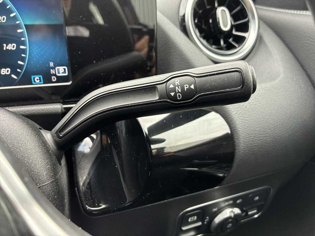 Mercedes-Benz GLA Class 250 Amg Line Premium Plus Grey #28