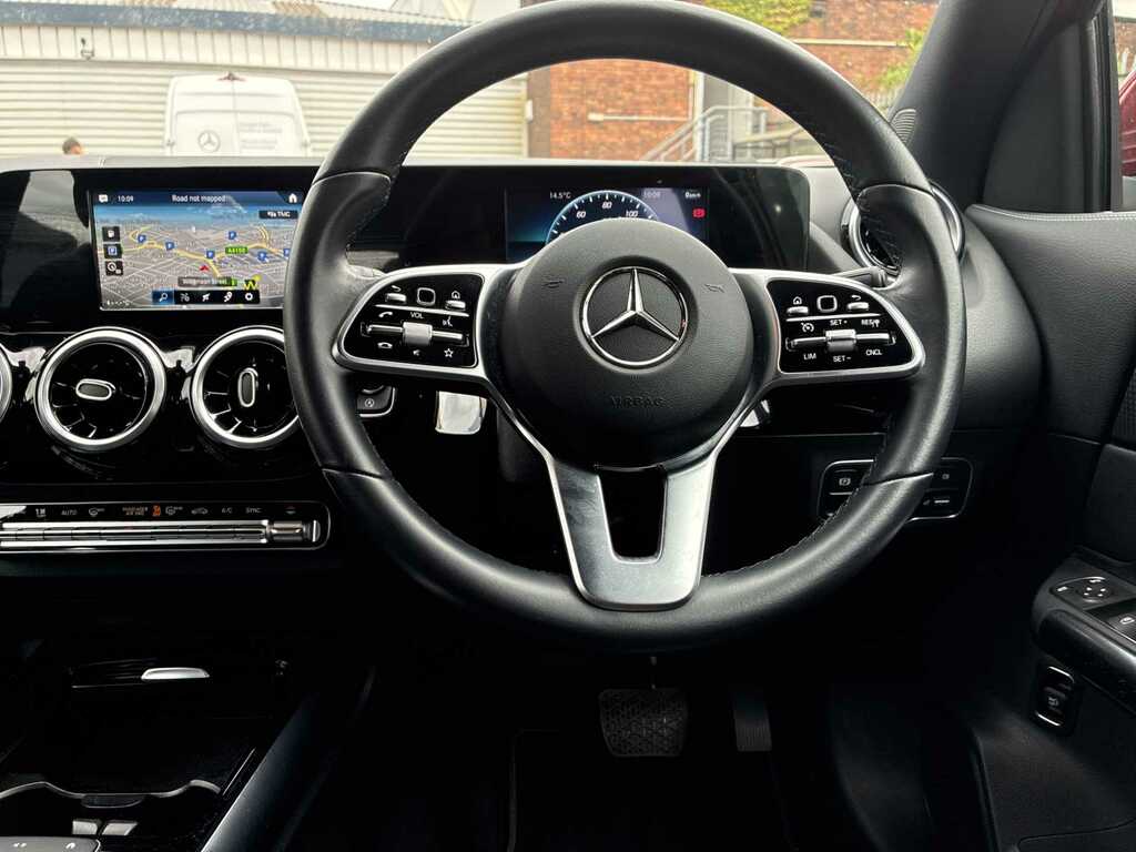 Mercedes-Benz GLA Class 250 Amg Line Premium Plus Grey #9