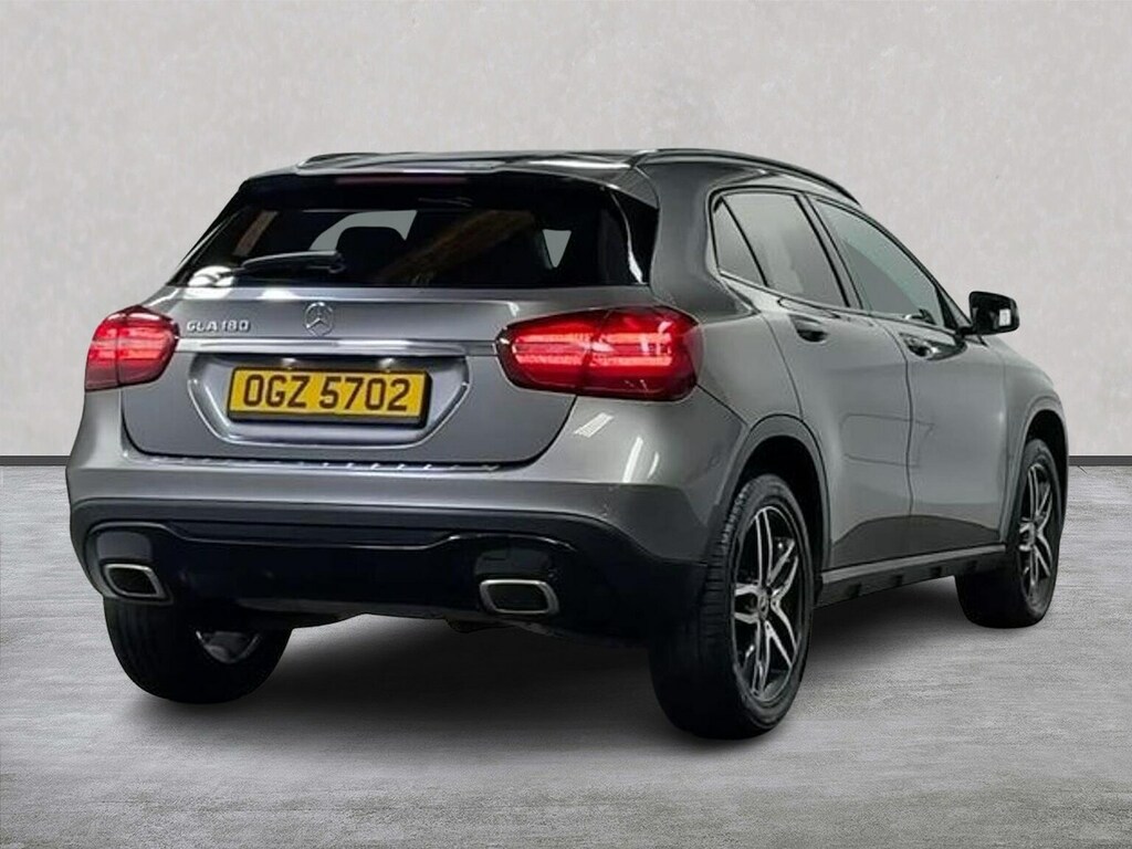 Mercedes-Benz GLA Class Urban Edition White #18