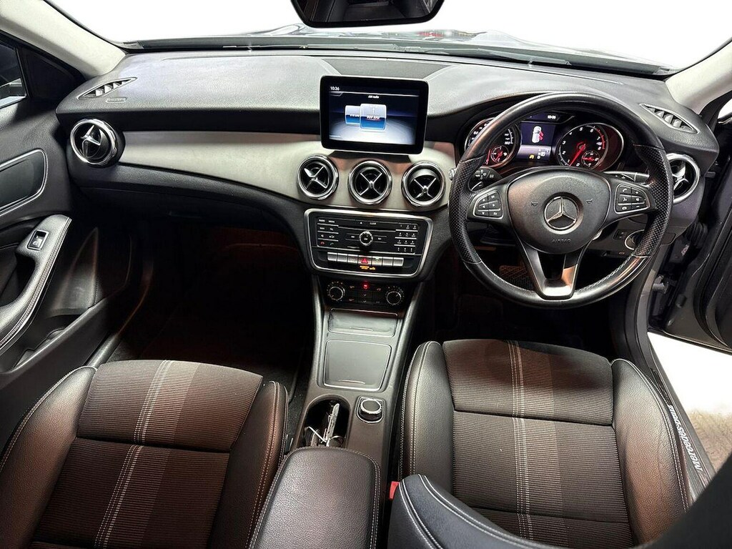 Mercedes-Benz GLA Class Urban Edition White #8