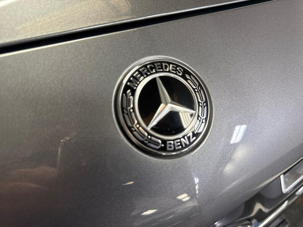 Mercedes-Benz GLA Class Urban Edition White #28