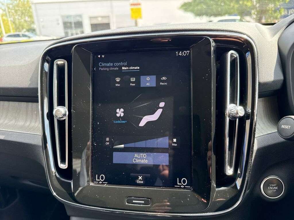 Volvo XC40 D3 Momentum Black #25