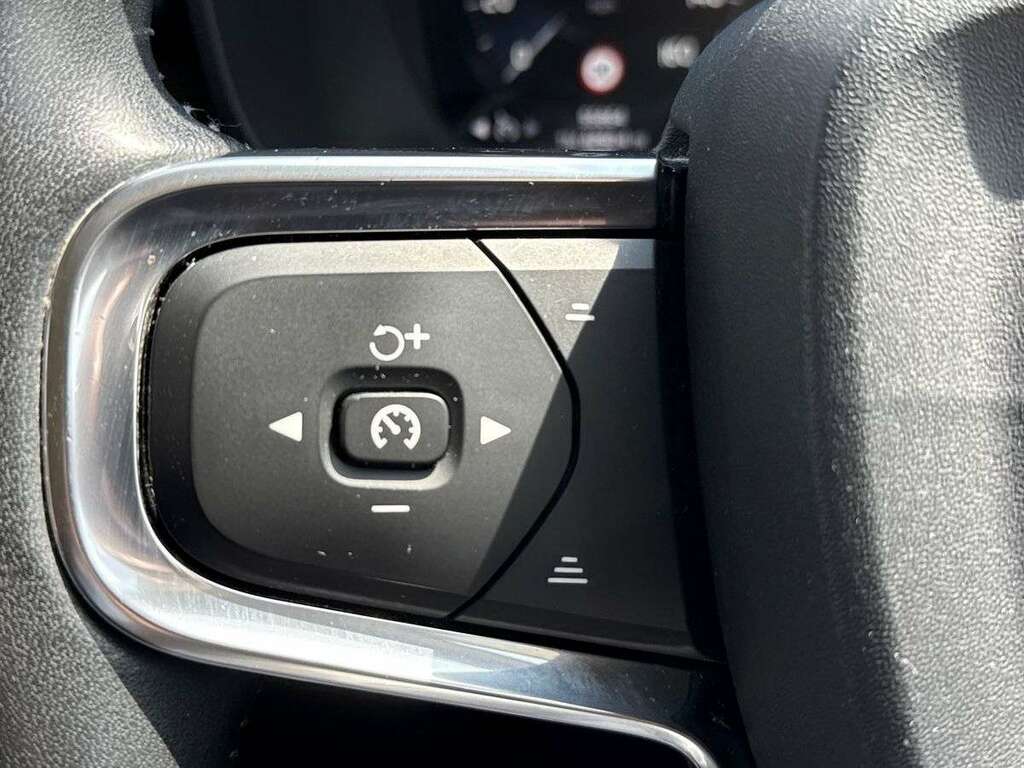 Volvo XC40 D3 Momentum Black #27