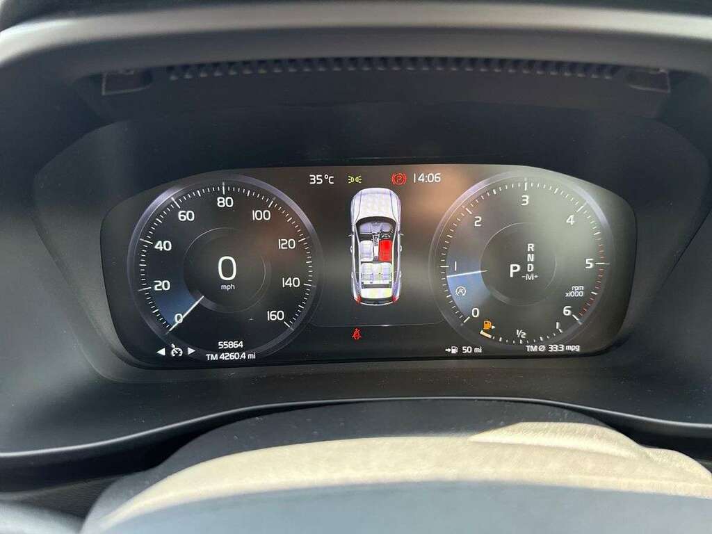 Volvo XC40 D3 Momentum Black #10