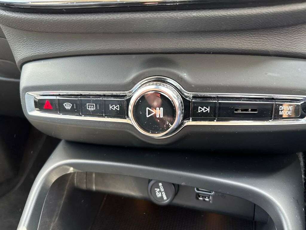 Volvo XC40 D3 Momentum Black #12