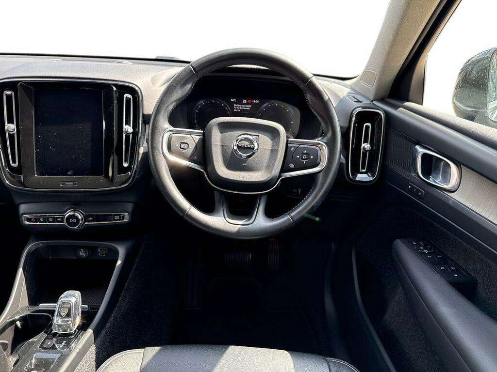 Volvo XC40 D3 Momentum Black #9