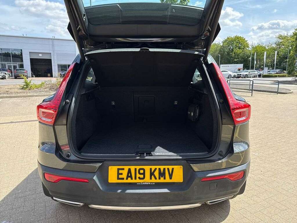 Volvo XC40 D3 Momentum Black #17