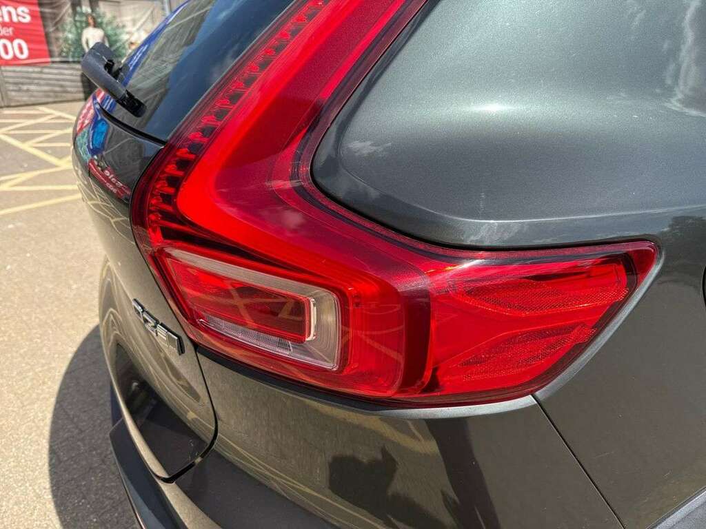 Volvo XC40 D3 Momentum Black #35