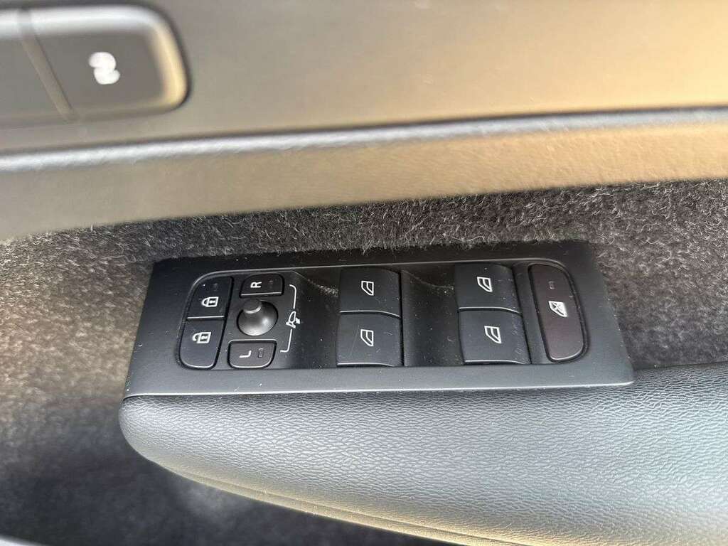 Volvo XC40 D3 Momentum Black #21