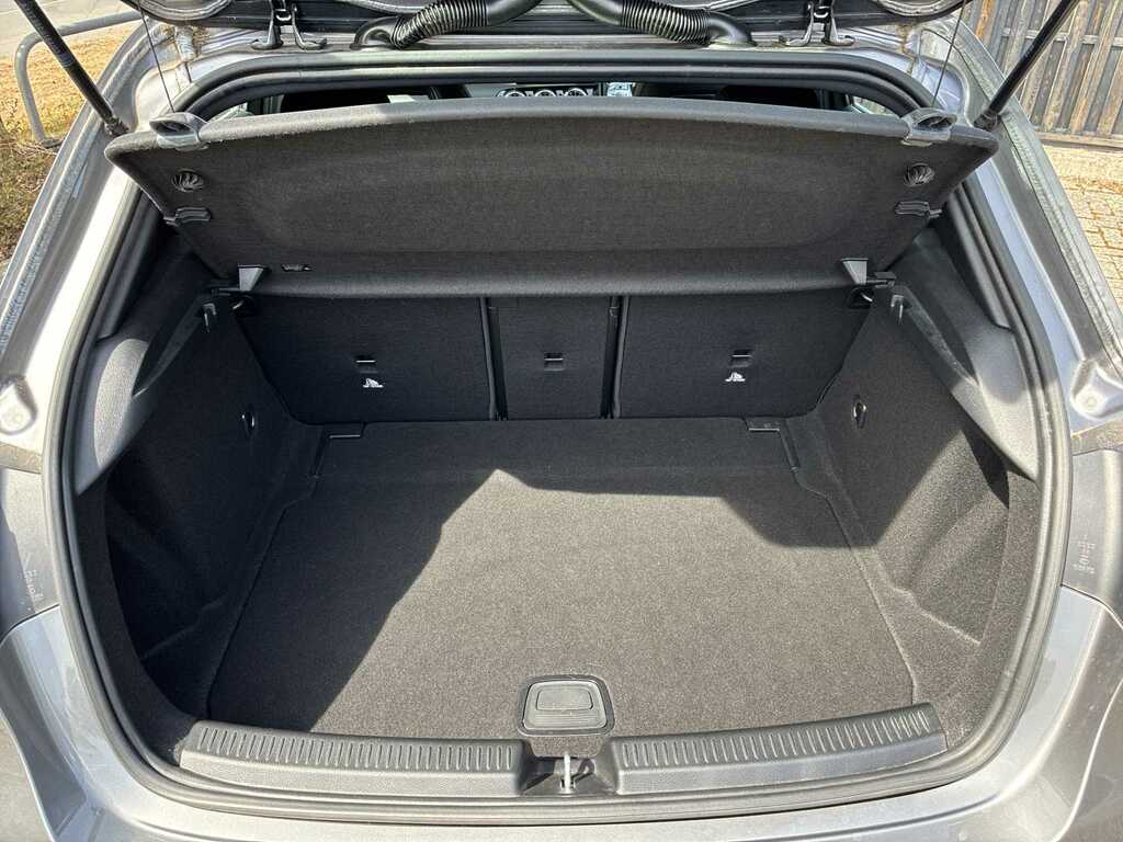 Mercedes-Benz A Class A200d Sport Edition White #17