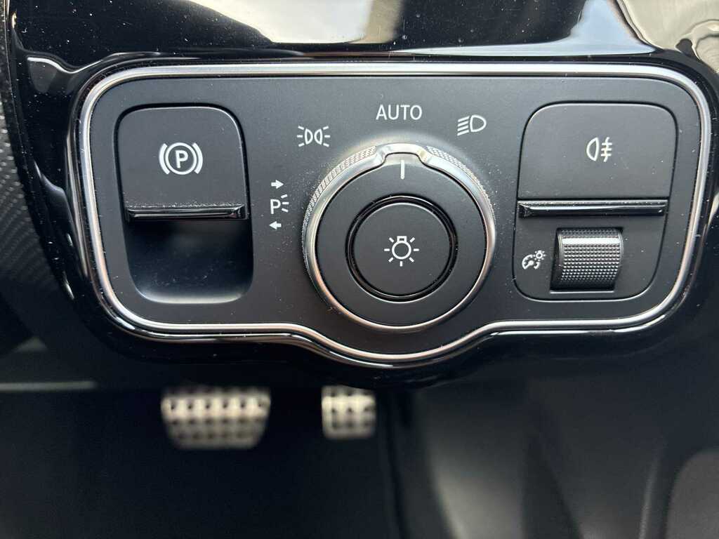 Mercedes-Benz A Class A200d Sport Edition White #41
