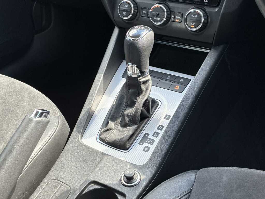 Skoda Octavia 1.6 Tdi Se Grey #12