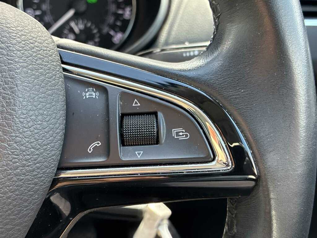 Skoda Octavia 1.6 Tdi Se Grey #24
