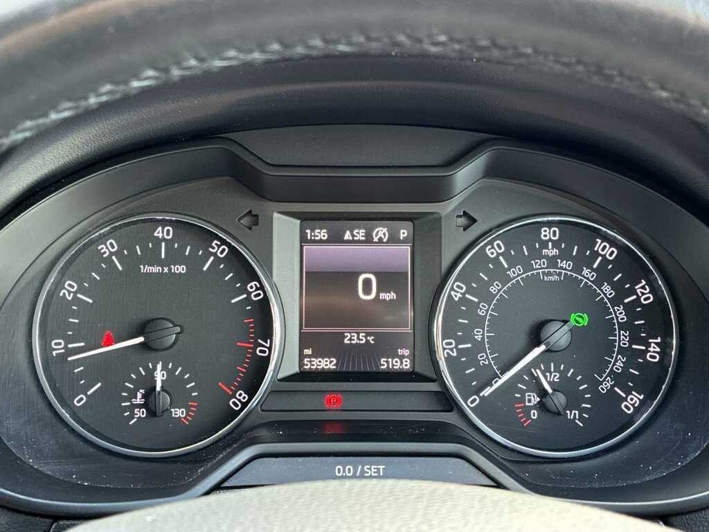 Skoda Octavia 1.6 Tdi Se Grey #9