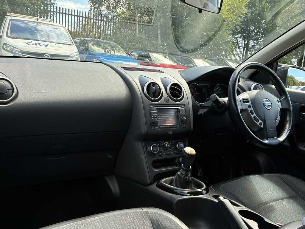 Nissan Qashqai Acenta Red #7