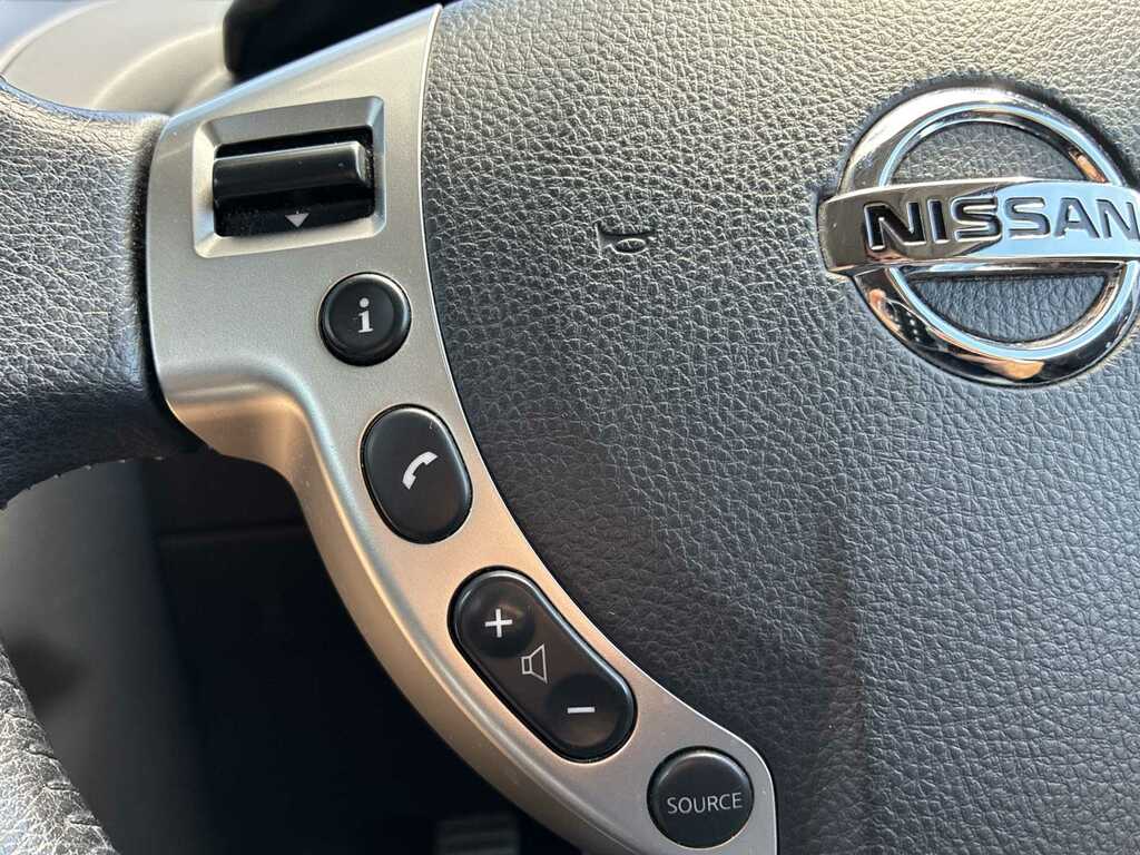 Nissan Qashqai Acenta Red #23