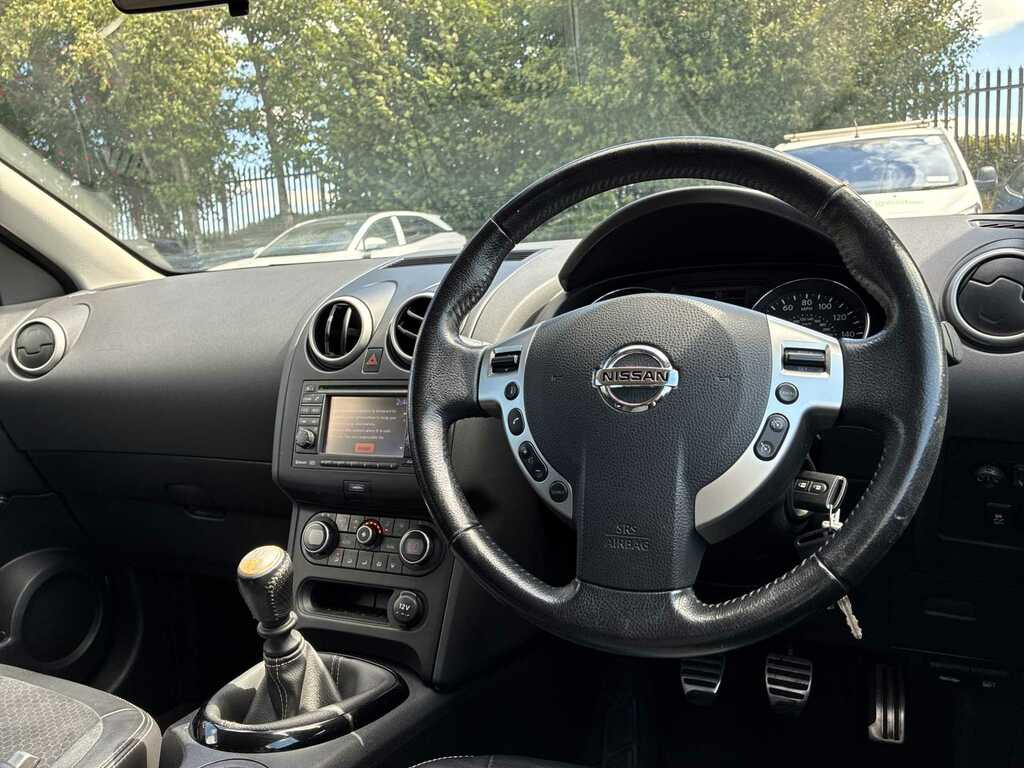 Nissan Qashqai Acenta Red #14