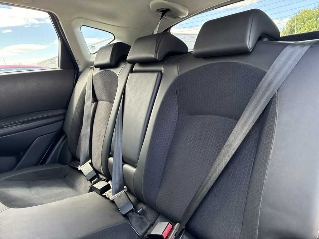 Nissan Qashqai Acenta Red #15