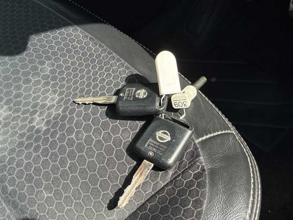 Nissan Qashqai Acenta Red #40