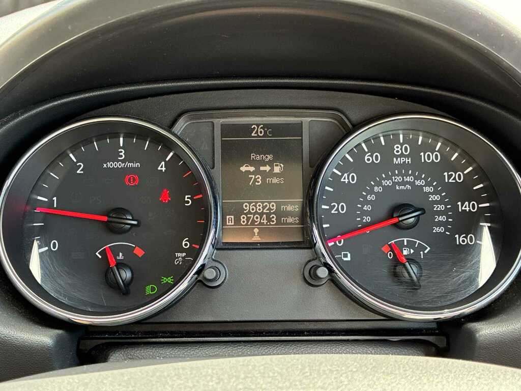 Nissan Qashqai Acenta Red #9