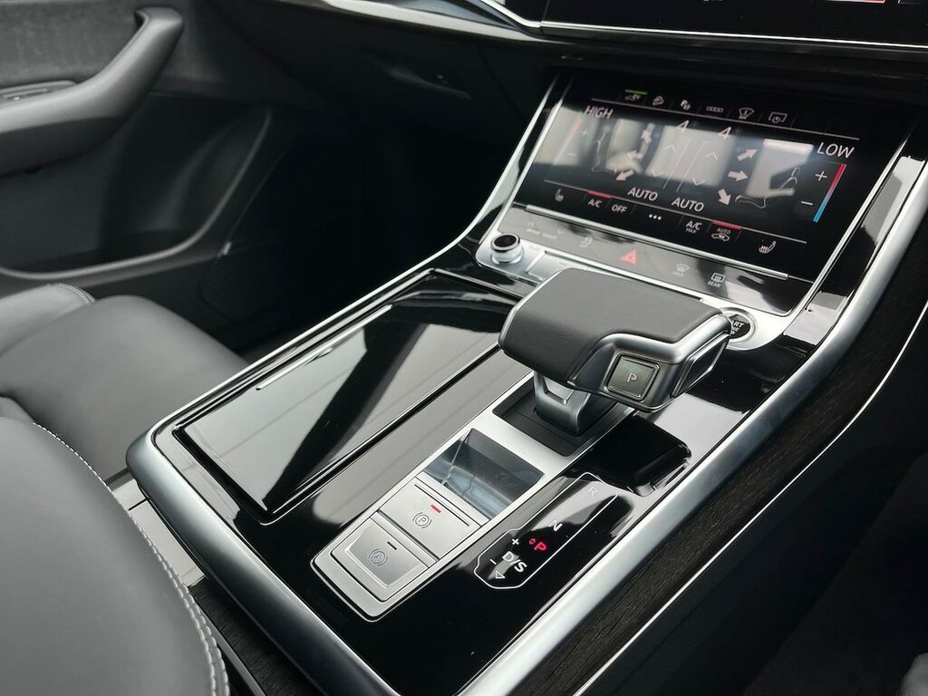 Audi Q8 Suv S Line Tfsi Quattro 340 Ps Tiptronic Black #13