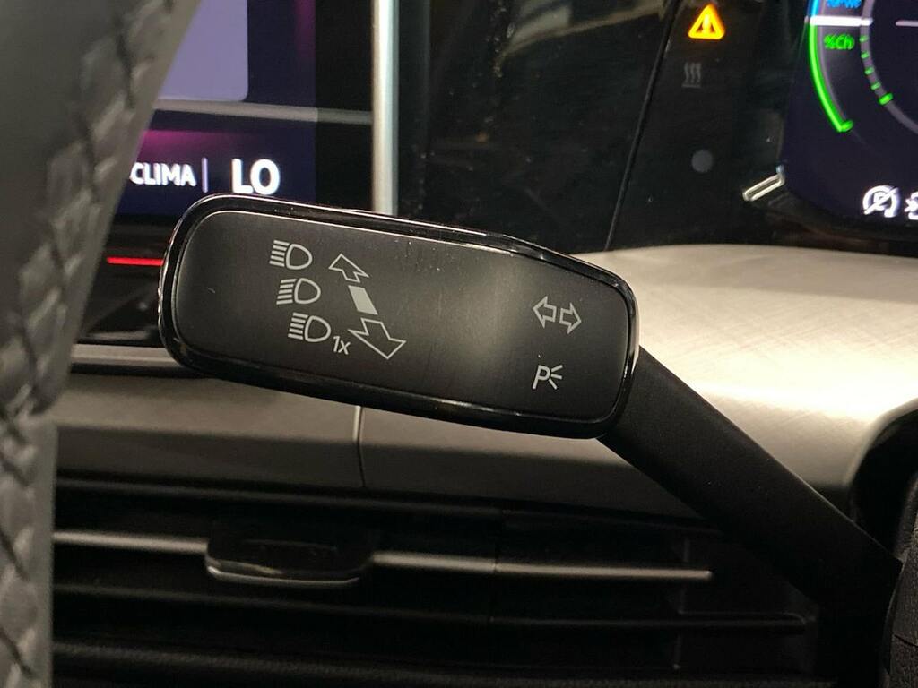 Volkswagen e-Golf 1.5 Tsi Ehybrid 19.7Kwh Style Hatchback Grey #29