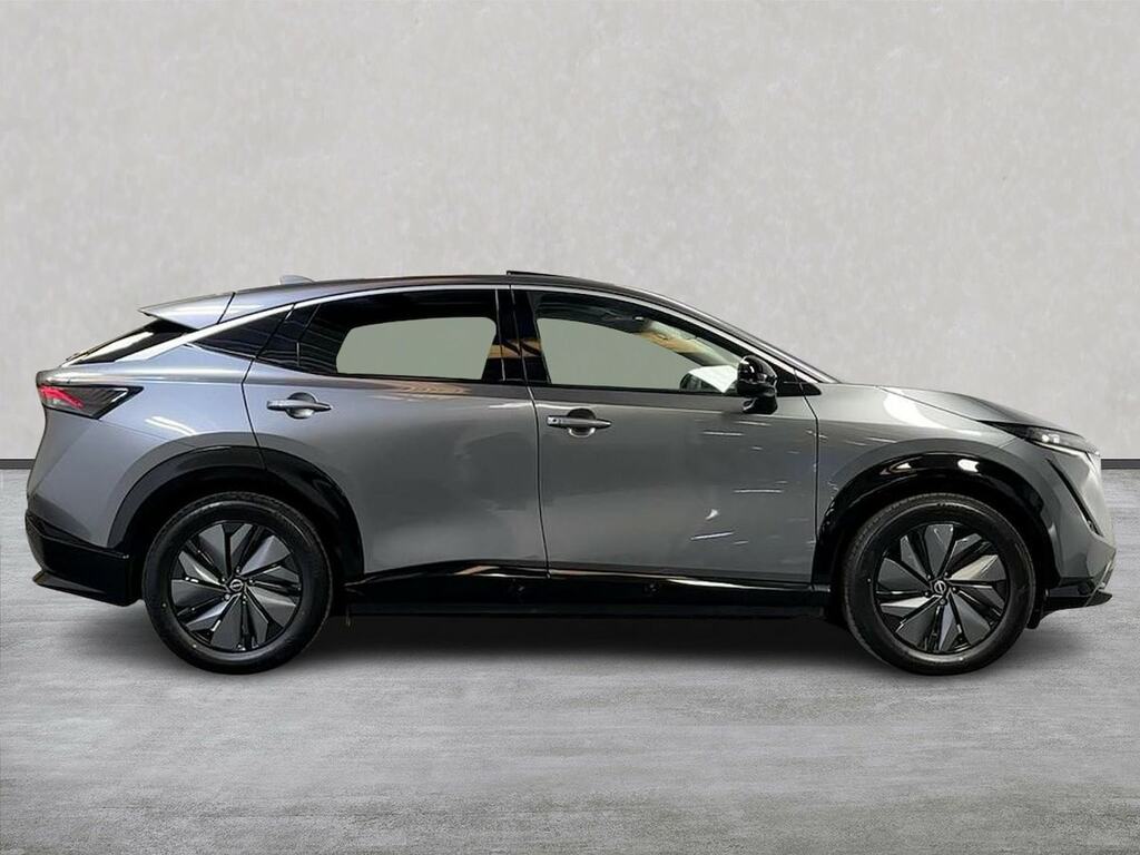 Nissan Ariya 63Kwh Advance Suv 7.4Kw Charger Grey #3