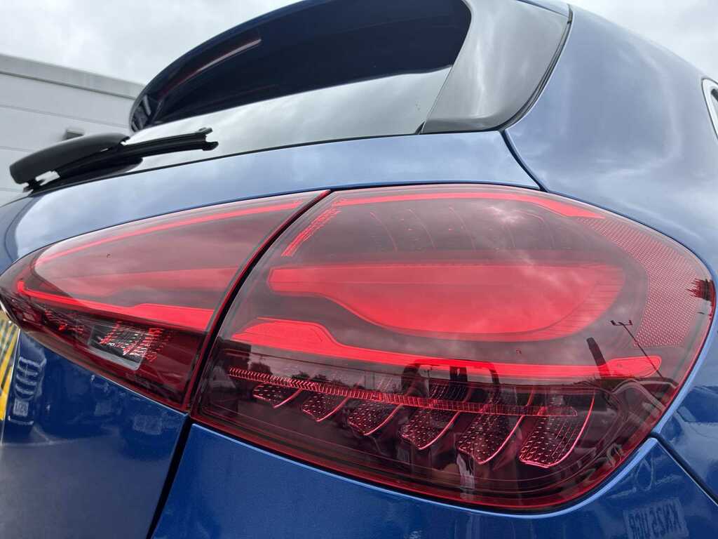Mercedes-Benz A Class A180 Amg Line Executive Blue #35