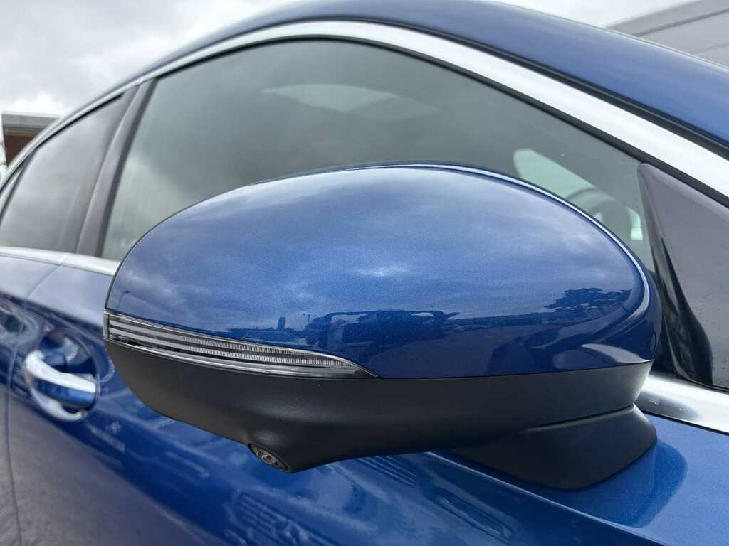 Mercedes-Benz A Class A180 Amg Line Executive Blue #36