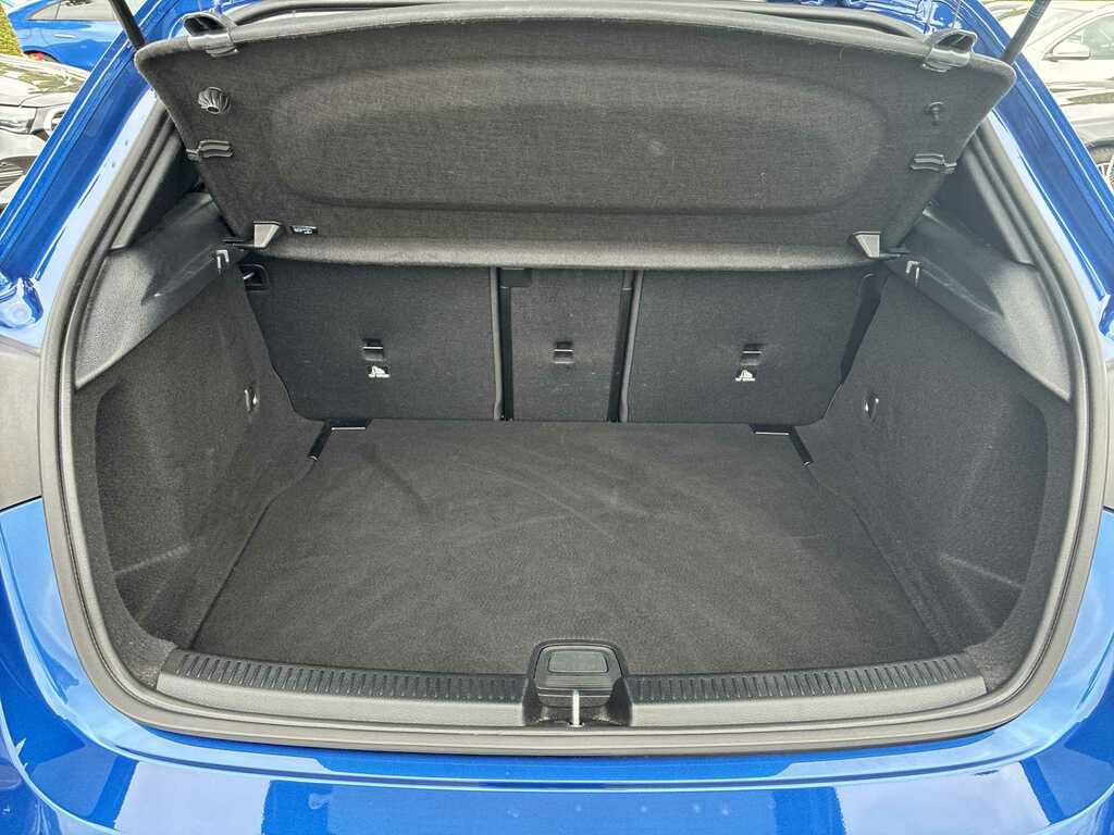Mercedes-Benz A Class A180 Amg Line Executive Blue #17