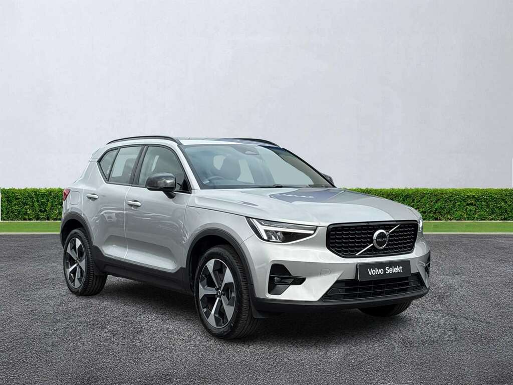 Volvo XC40 2.0 B3p Plus Dark KE24VDA Silver