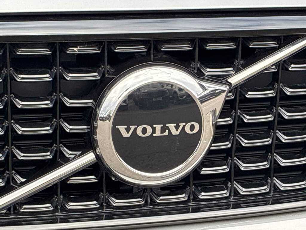 Volvo XC40 2.0 B3p Plus Dark KE24VDA Silver #3