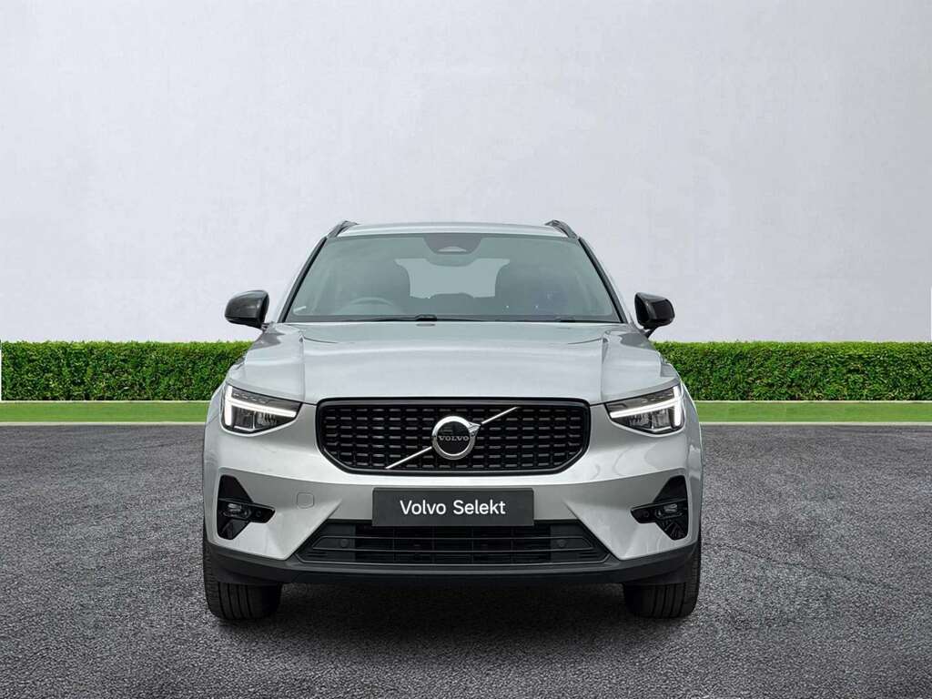 Volvo XC40 2.0 B3p Plus Dark KE24VDA Silver #2