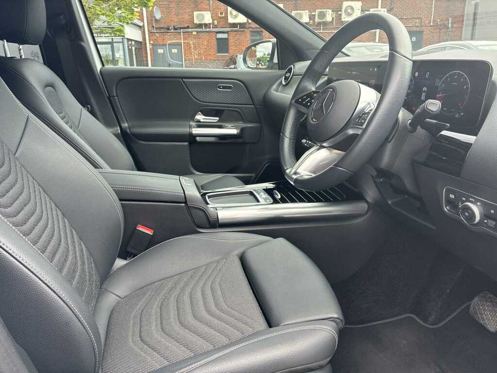 Mercedes-Benz GLA Class Gla 200 Amg Line Premium Plus Night Ed Blue #14