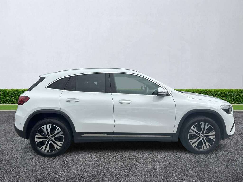 Mercedes-Benz GLA Class Gla 200 Sport Executive White #3