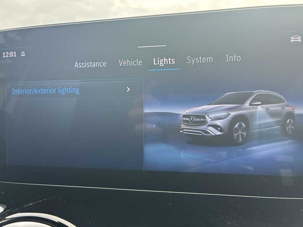 Mercedes-Benz GLA Class Gla 200 Amg Line Premium Plus Night Ed Blue #38