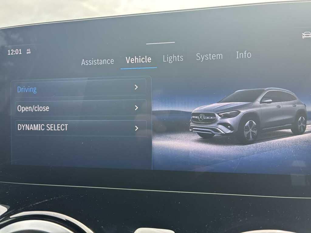 Mercedes-Benz GLA Class Gla 200 Amg Line Premium Plus Night Ed Blue #37