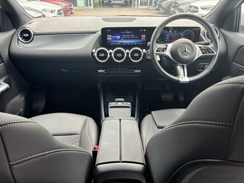Mercedes-Benz GLA Class Gla 200 Amg Line Premium Plus Night Ed Blue #8