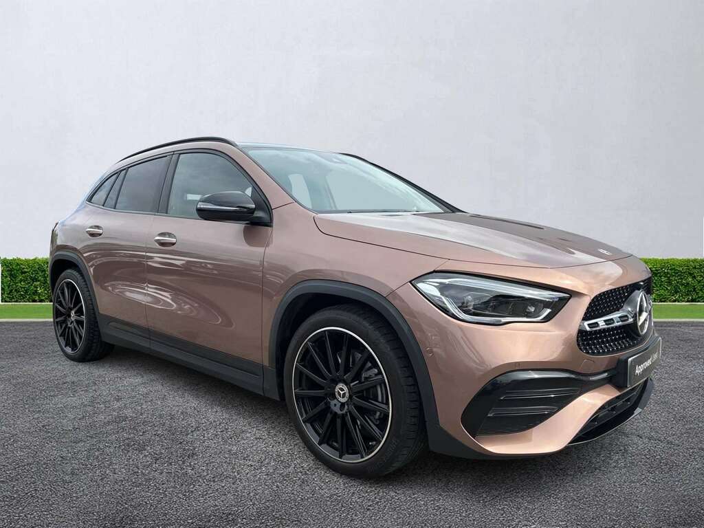 Mercedes-Benz GLA Class Gla 200 Amg Line Premium Plus Night Ed Gold