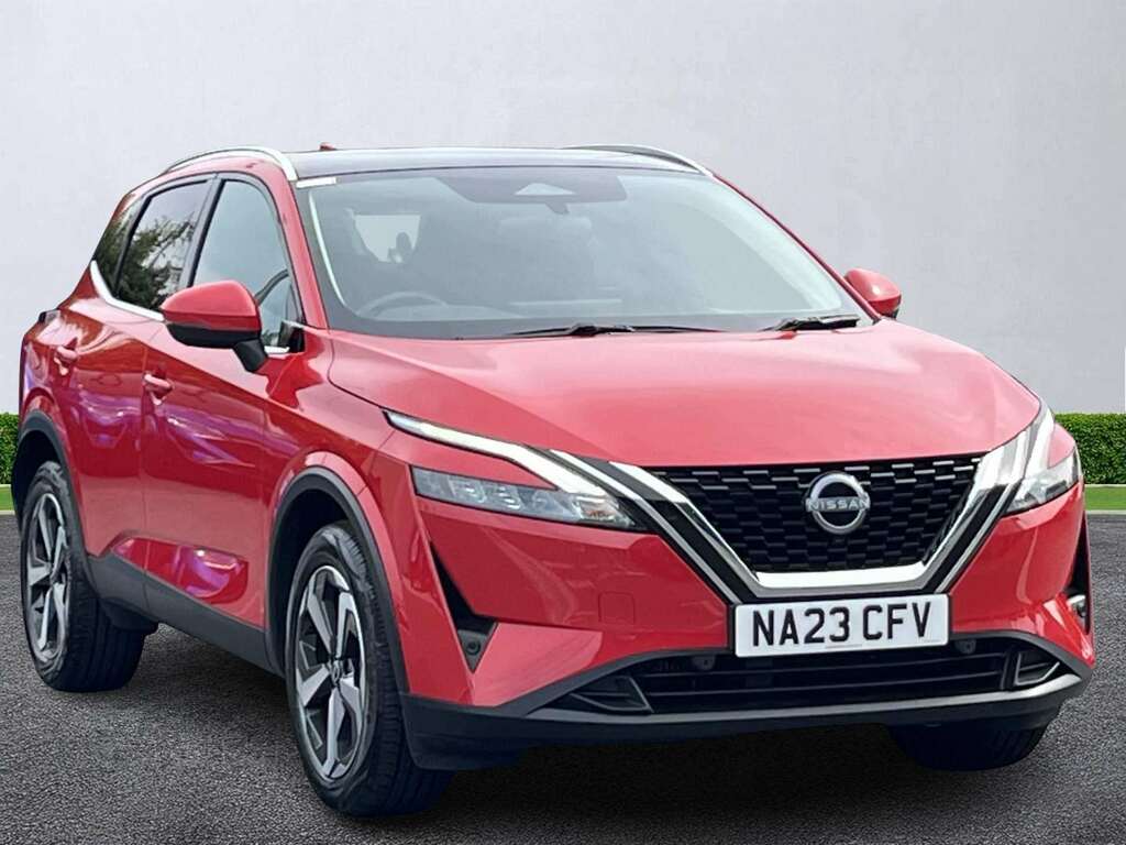 Nissan Qashqai 1.3 Dig-t Mh N-connecta Red