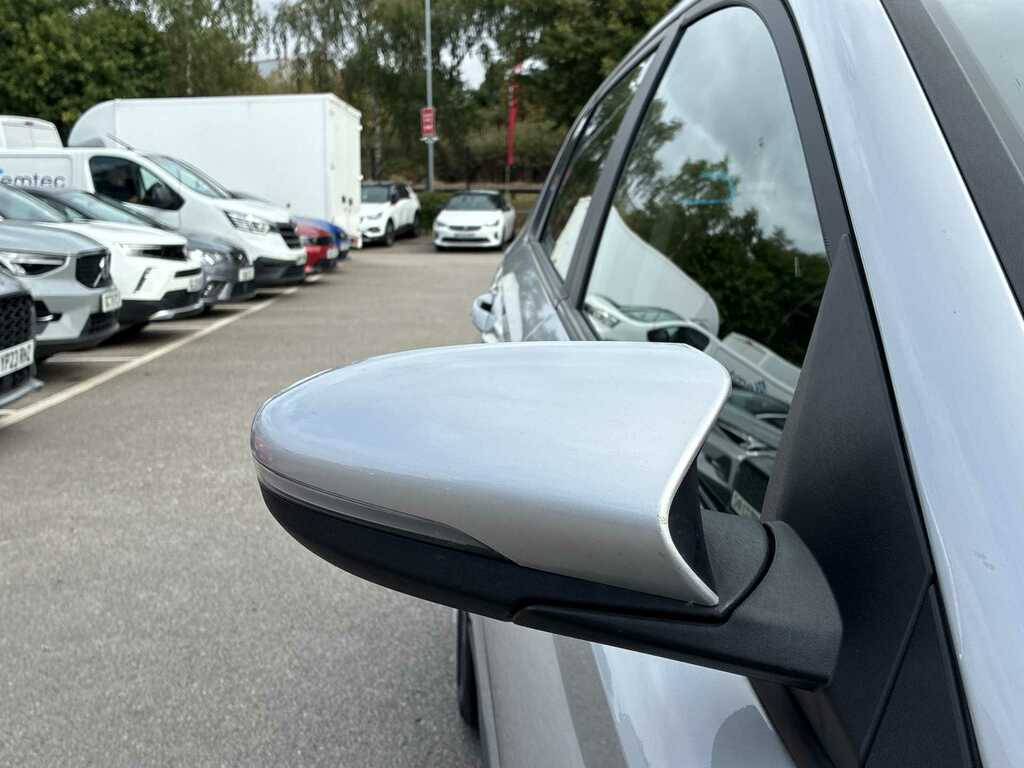 Hyundai Bayon Premium Silver #30